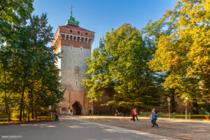 Porta di San Floriano (Brama Floriańska) è uno delle più note torri gotiche polacche e un punto focale del centro storico di Cracovia