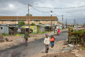 Khayelitsha è una township a Città del Capo. Si presenta come un miscuglio di baraccopoli.