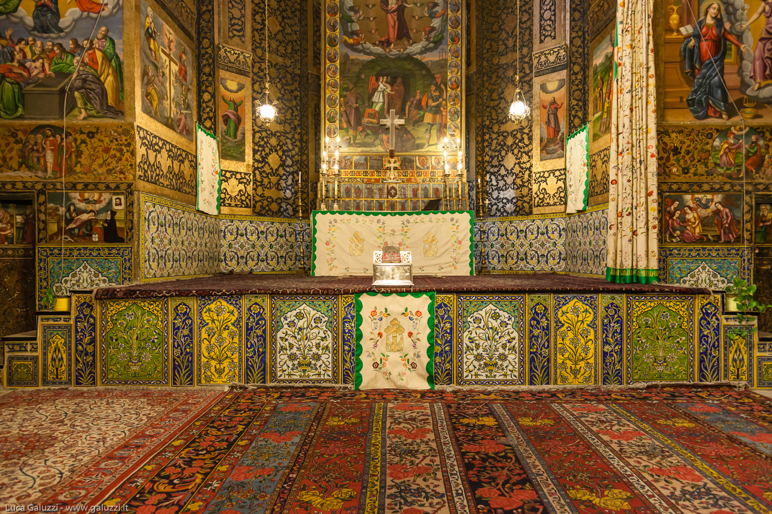 Cattedrale di San Salvatore d'Esfahan (in armeno: Sourp Amenaprgitch Vank)