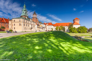 Wawel (in polacco Wzgórze wawelskie) è una collina situata sulla riva sinistra del fiume Vistola a Cracovia, in Polonia, a un'altitudine di 228 metri sul livello del mare. Il Castello Reale e la Cattedrale sono situati sulla collina.