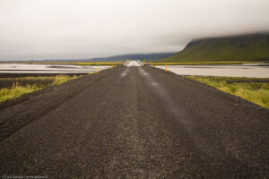 La Hringvegur, o "La Strada Anello", è una delle strade principali islandesi, e percorre l´isola in forma circolare in 1.339 km