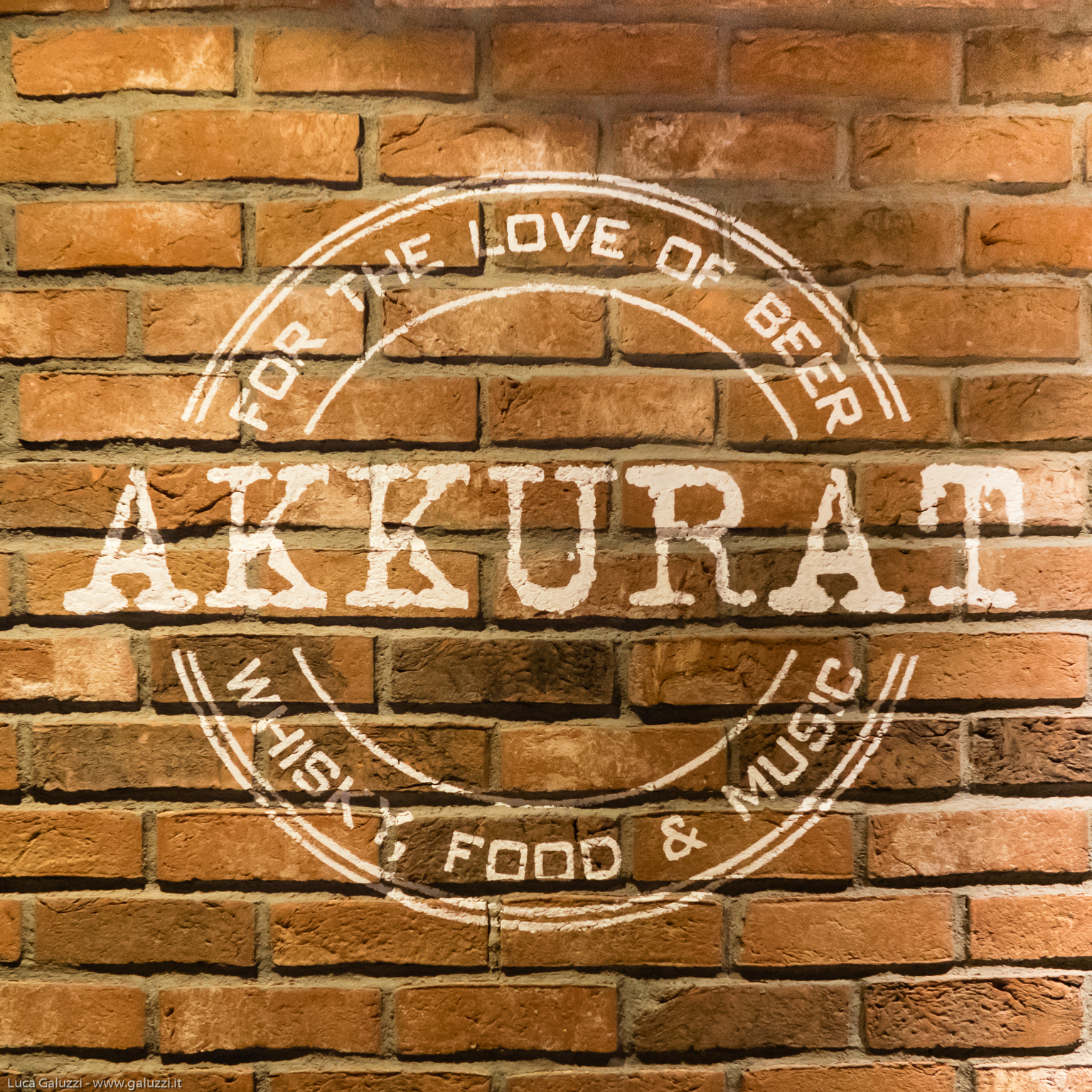 L'inaugurazione dell'Akkurat risale al 1995, ma dal 2001 le redini sono passate in mano al mitico Stene Isaksson che solo recentemente ha lasciato l'Akkurat per dedicarsi ad una nuova avventura birraria che vedremo nelle prossime foto