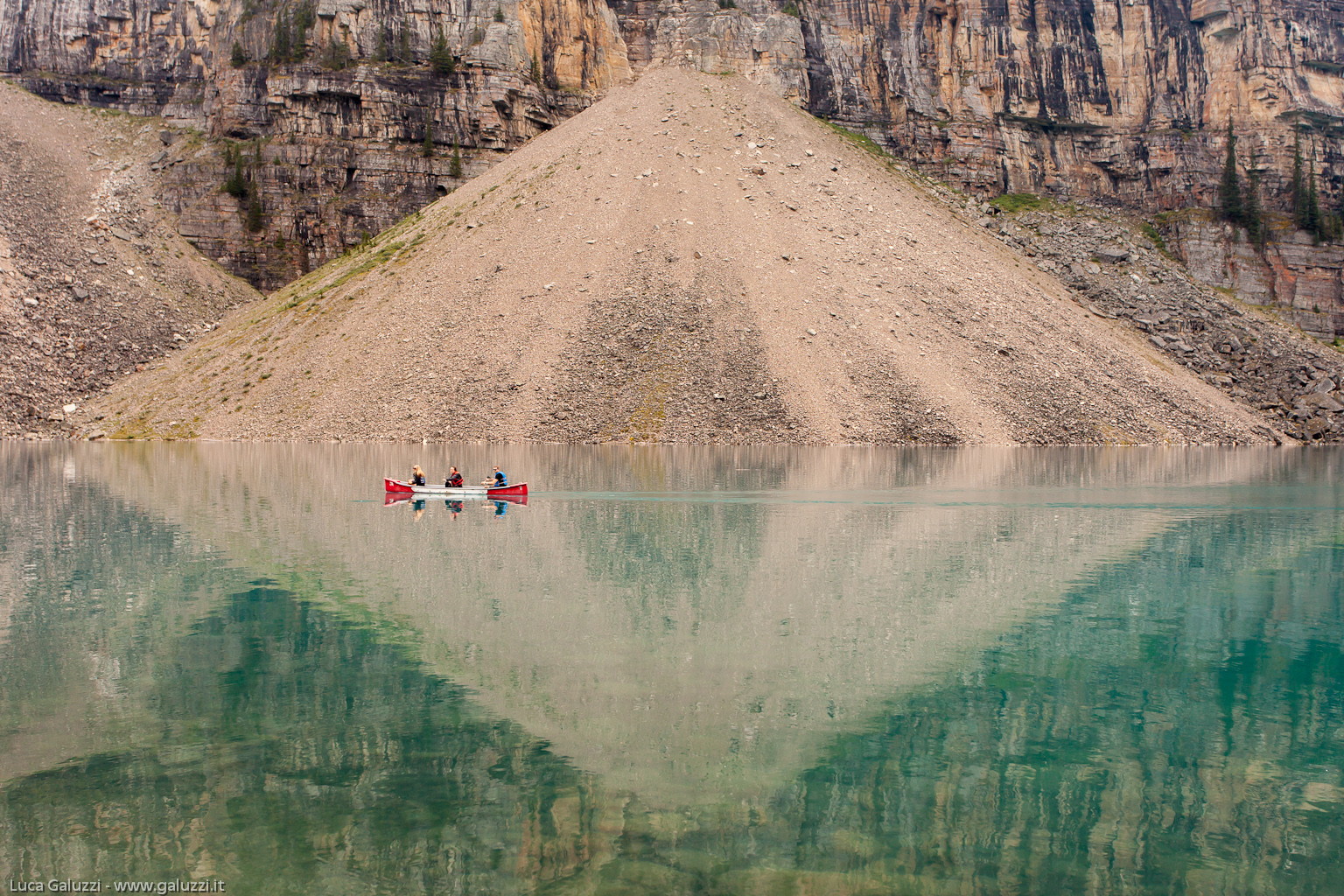 Moraine Lake, lago glaciale nel parco nazionale Banff