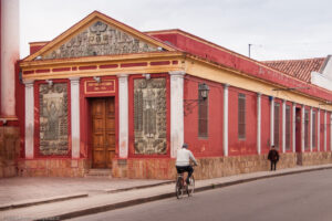 Salta è famosa per la tipica architettura in stile coloniale spagnolo e circondata da magnifici paesaggi. Nella foto l´Iglesia San Francisco.