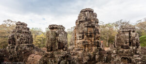 Il Bayon è l´ultimo tempio di stato che fu edificato ad Angkor, e l´unico ad essere costruito principalmente come tempio buddista (anche se qui si veneravano diversi dèi indù).