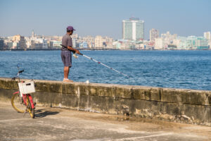 Centro Habana e Vedado viste dal Malecón dell'Habana Vieja, Cuba