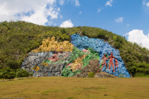 Dipinto su una roccia ai piedi della Sierra de Viñales
