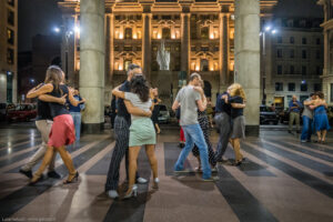 Tango Clandestino, Piazza degli Affari, Milano