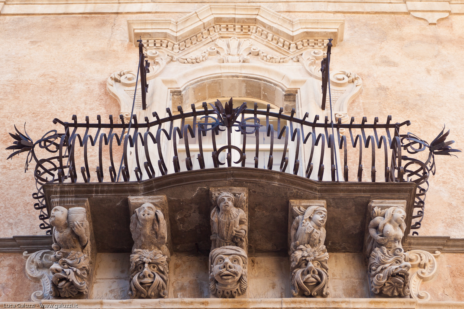 Balcone del Palazzo Cosentini, Ragusa Ibla