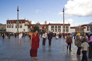 Lhasa, in tibetano "trono di Dio", 3650 m di altitudine