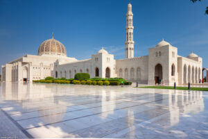 Moschea del Sultano Qaboos: 300.000 tonnellate di arenaria importata dall'India