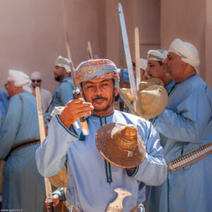 Danza tradizionale della spada omani nel Forte di Nizwa