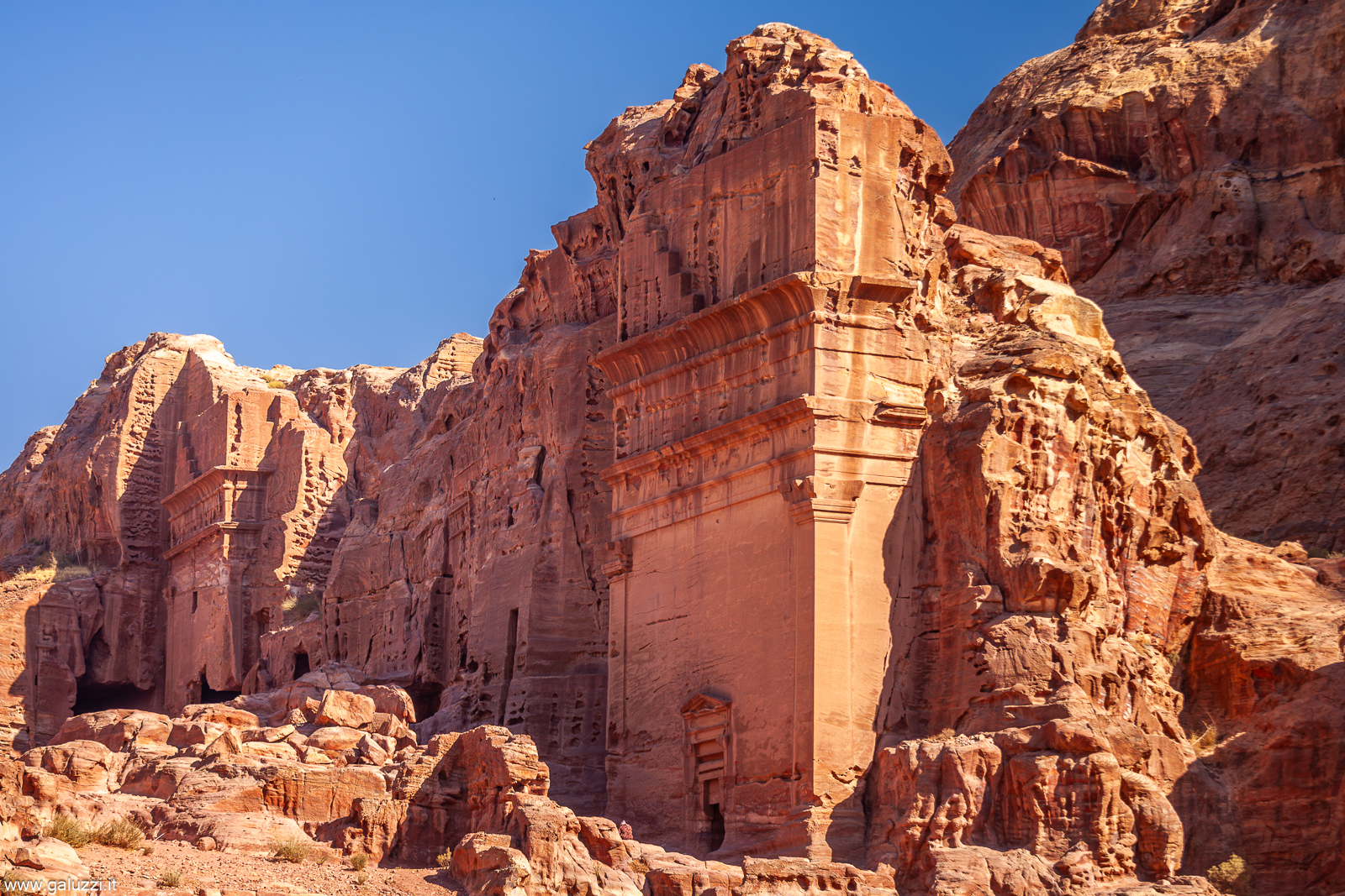 Tomba di Unayshu a Petra