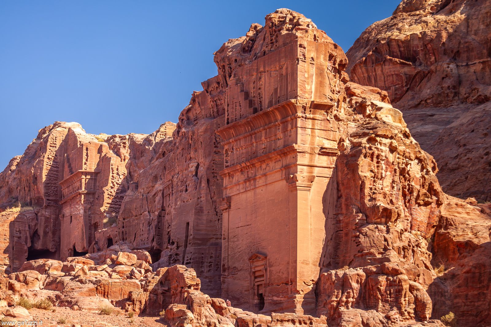Tomba di Unayshu a Petra