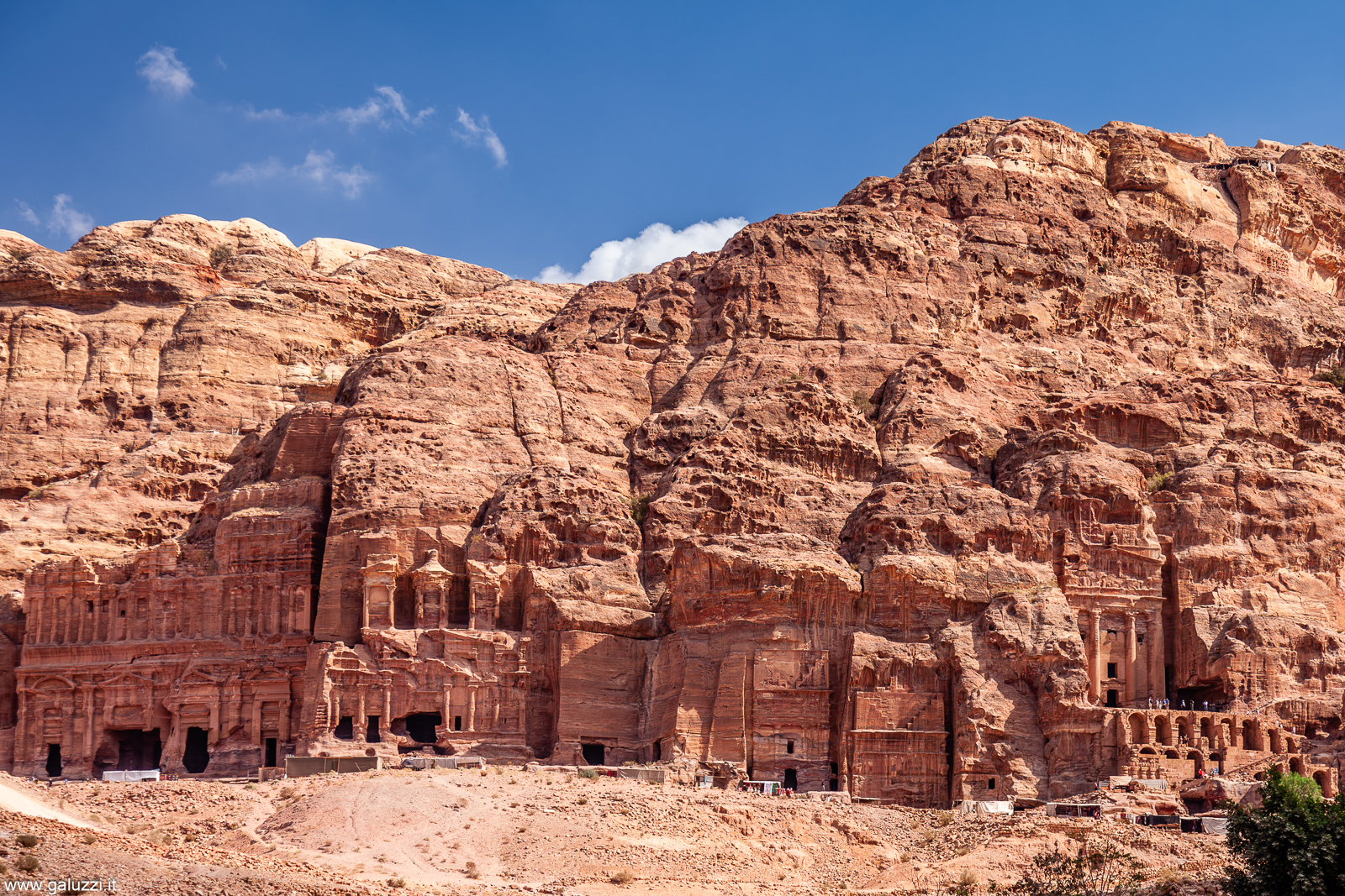 Petra, tombe reali: Tomba dell’Urna, Tomba di Seta, Tomba Corinzia e Tomba del Palazzo