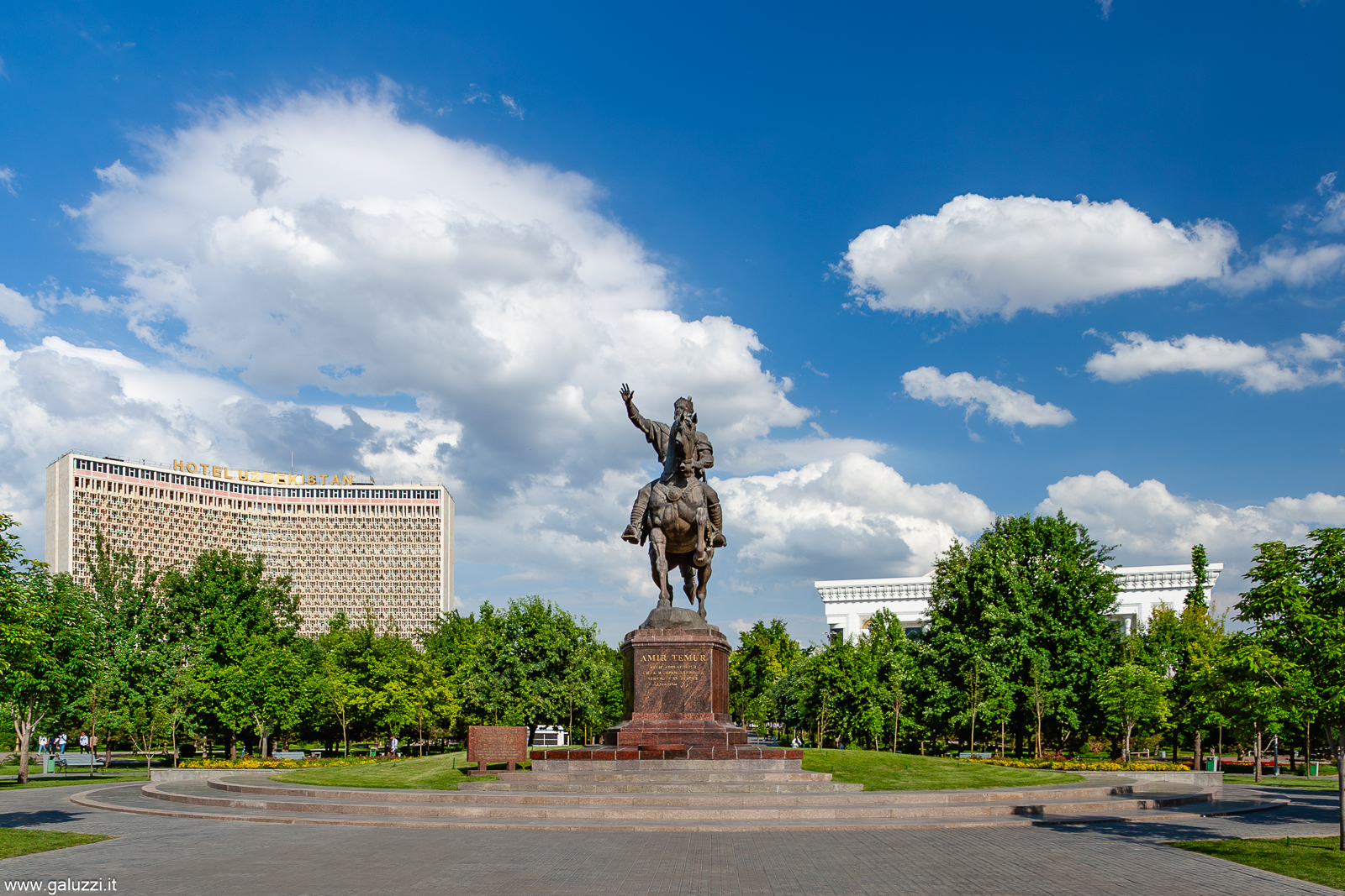 Amir Temur Square, Tashkent