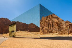 Maraya Concert Hall, l'edificio a specchi più grande al mondo nella Valle di Ashar ad AlUla
